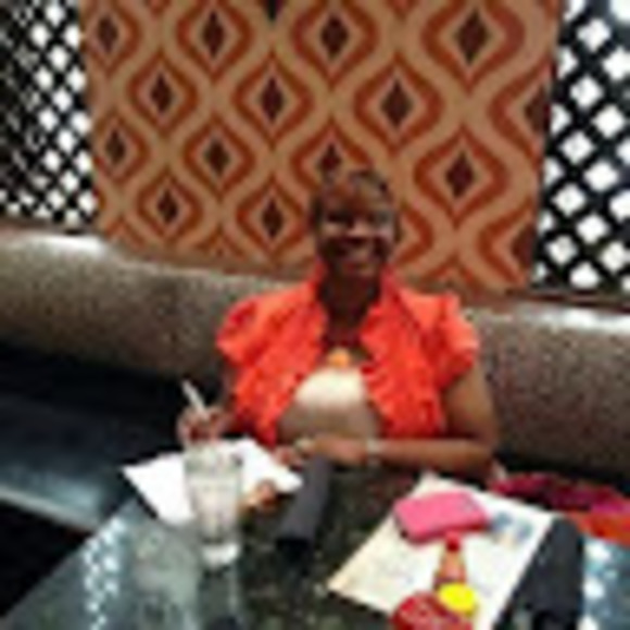 Meet your Posher, Ruth - Picture 1 of 1